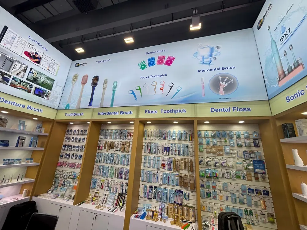 New Phenix Home Products Co.,Ltd. Team Meets Dental Partners At Canton Fair